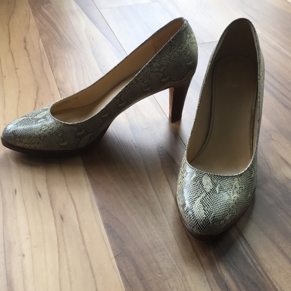 Snake print Cole Haan heels- sand and black